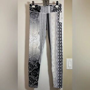 NWT Spiritual Gangster Lace & Snake Print in Black & White Leggings Size XS/S